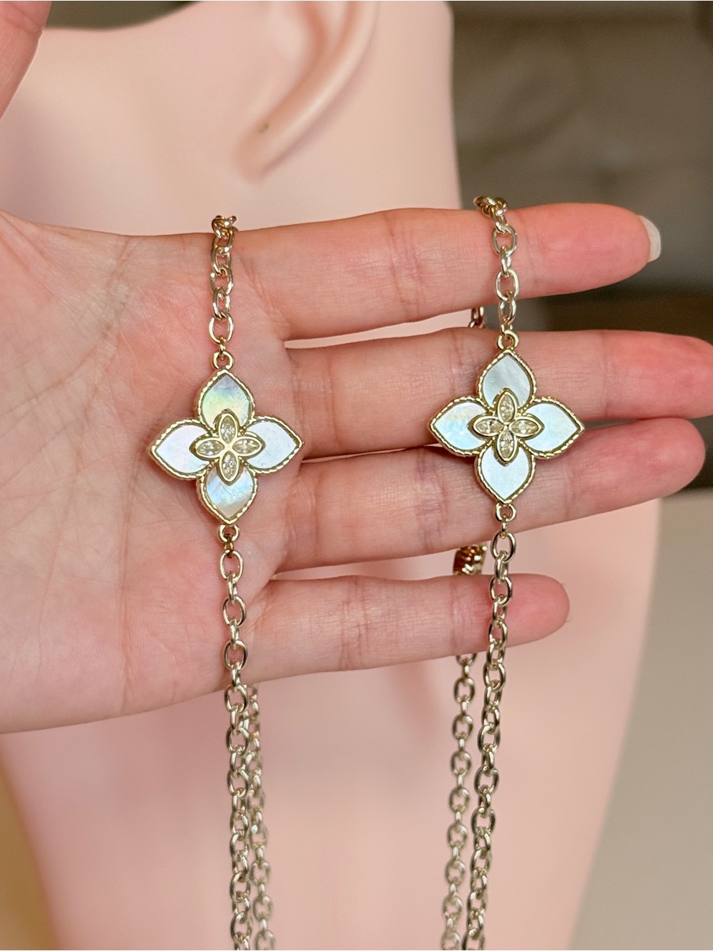 Alhambr Style Gold and Pearly White Floral Necklace With Zirconia - Picture 6 of 13